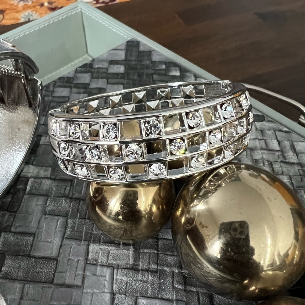 Wide Silver Hinged Bangle Bracelet in Rhinestone Basket Design